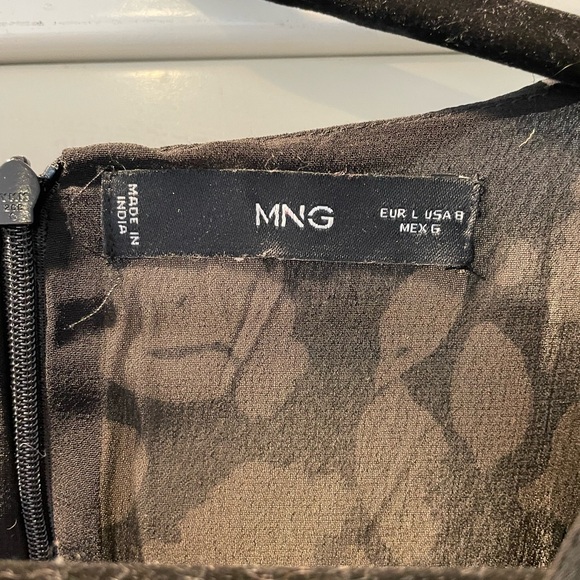 MANGO Flowy Flower Print Dress 8 Black & Cream - Picture 3 of 4